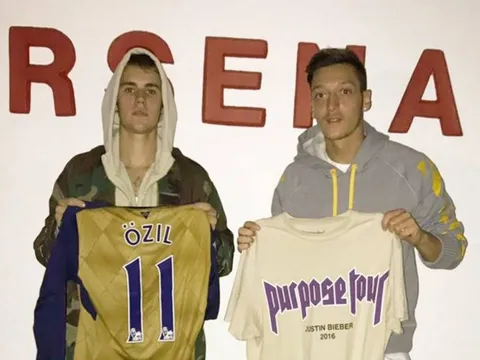 Sao Arsenal hào hứng với Justin Bieber