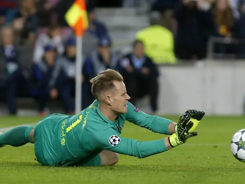 Sao Barca lo lắng khi Iniesta chấn thương