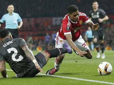 Rashford khiến sao Liverpool "đứng ngồi không yên"