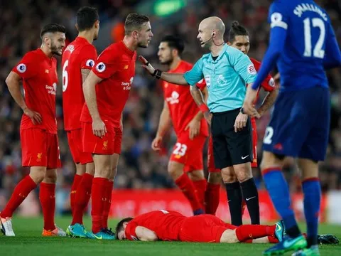 Sao Liverpool thừa nhận đã chơi "quá xấu" mùa này