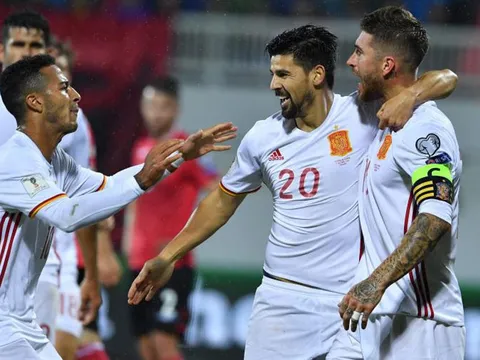 Sao Man City than phiền về mặt sân Albania
