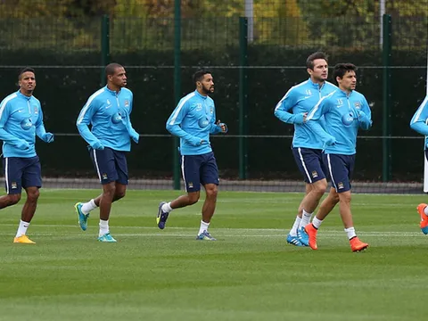 Sao Man City trổ tài trong buổi tập