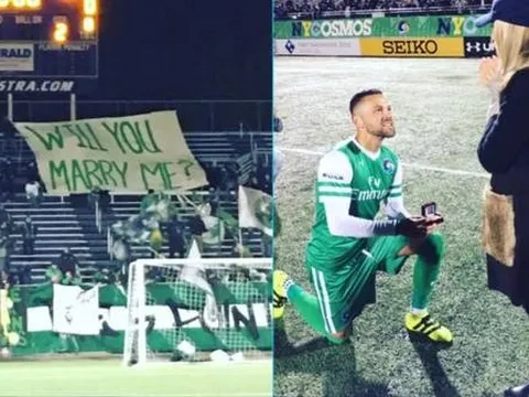 Sao New York Cosmos quỳ cầu hôn bạn gái trên sân