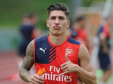 Sao trẻ Bellerin hào hứng với lời đề nghị của Barca