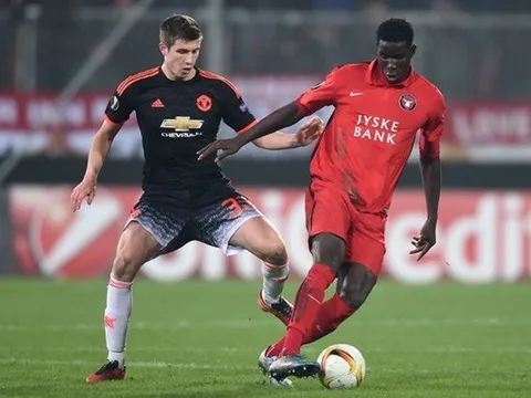 Sao trẻ M.U ngỡ ngàng khi được Mourinho chúc tụng