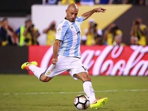 Sau Messi, đến lượt Mascherano chia tay Argentina