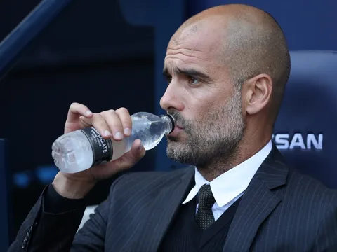 Sau Wenger, Pep Guardiola sẽ cách mạng bóng đá Anh