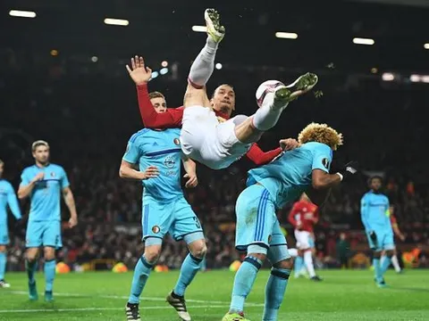 Scholes: Ibrahimovic không thể là tiền đạo chủ lực của M.U