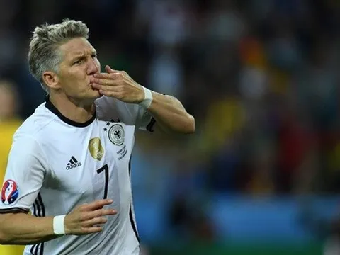 Schweinsteiger xỏ giày đá trận cuối cho tuyển Đức