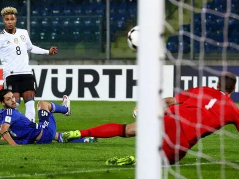 Serge Gnabry có hat-trick và lập kỉ lục 40 năm, HLV Wenger có tiếc nuối?