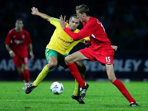 'Sếu vườn' Peter Crouch và những bàn thắng cho Liverpool