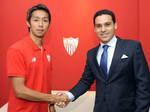 Sevilla chính thức sở hữu ngôi sao Nhật Bản