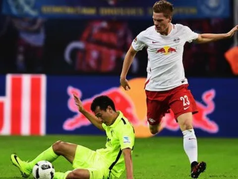 Siêu phẩm của Dong-Won Ji ở Bundesliga