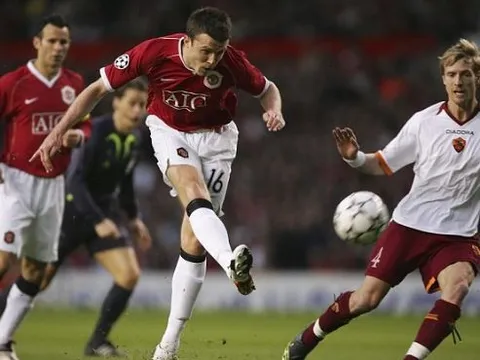 Siêu phẩm của Michael Carrick vào lưới AS Roma
