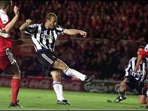 Siêu phẩm volley của Alan Shearer