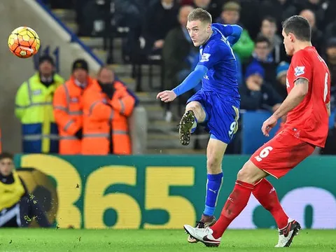 Siêu phẩm volley của Jamie Vardy vs Liverpool