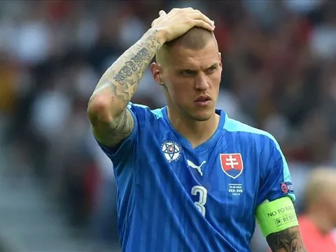 Skrtel xin lỗi rối rít vì gọi Klopp là "thằng đần"