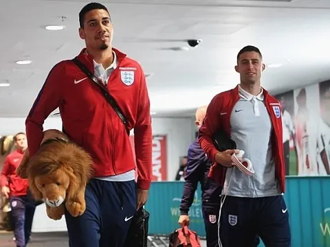 Chris Smalling mang "bùa may mắn" đến Pháp dự EURO 2016
