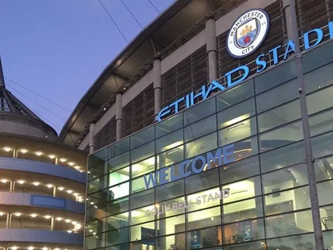 Sơ tán sân Etihad vì sợ khủng bố