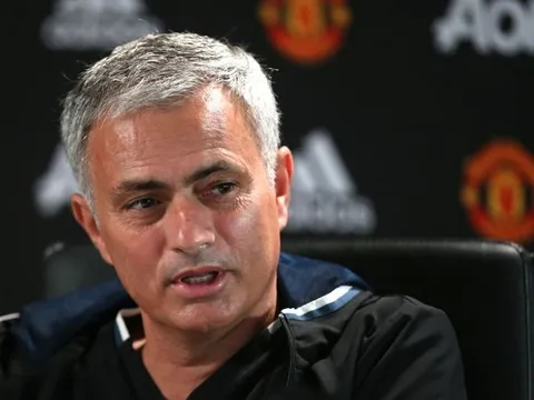 Sốc: Mourinho lại chỉ trích thậm tệ cầu thủ Man Utd