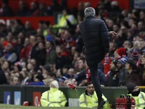 Jose Mourinho bị đề nghị cấm chỉ đạo...6 trận