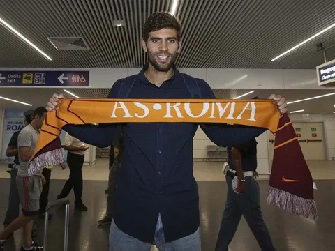 Chính thức: Hậu vệ Tottenham đầu quân cho Roma