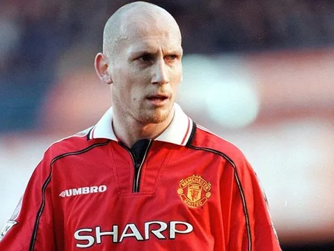 Huyền thoại Man Utd tiếp quản Reading