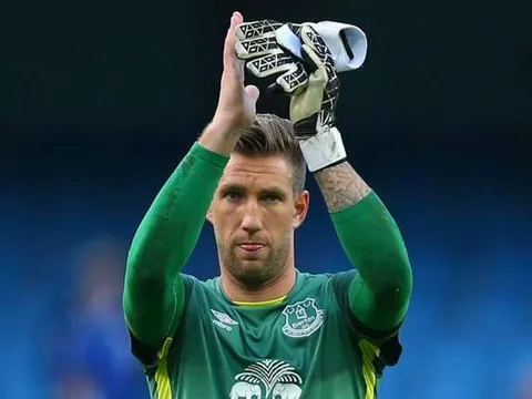 Stekelenburg đã có trận đấu để đời