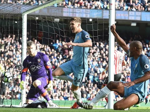 Stones ghi bàn hụt, trở thành tội đồ trong trận hòa của Man City