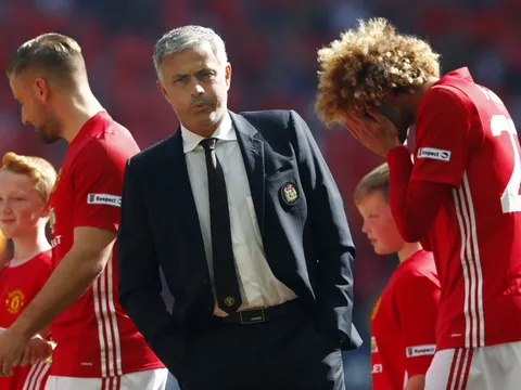 Sử dụng cầu thủ đa năng là tử huyệt của Mourinho