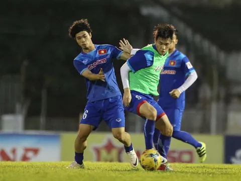 Tại sao Công Phượng chỉ xứng “vãn cảnh” ở AFF Cup?