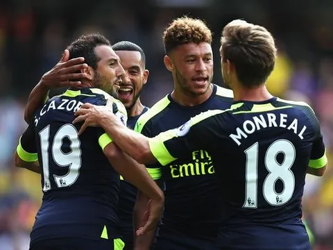 Tân binh tỏa sáng, Arsenal thắng trận đầu Premier League