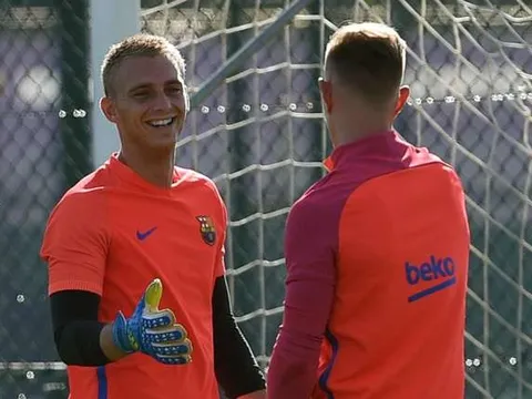 Ter Stegen chấn thương, Cillessen có trận ra mắt