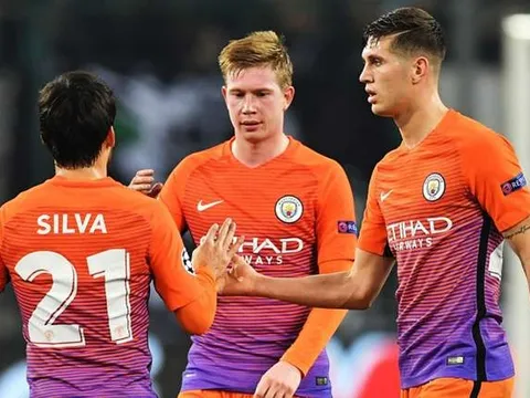 Thẻ đỏ "giết chết" trận Man City - Gladbach