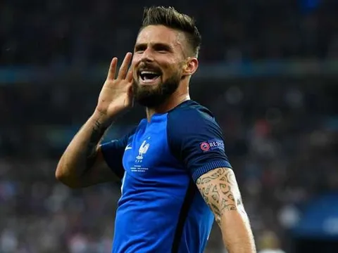 Thi đấu ấn tượng, Giroud vẫn bị NHM Pháp ghẻ lạnh