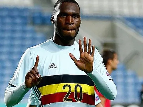 Thi đấu bùng nổ, Benteke lập kỉ lục ấn tượng