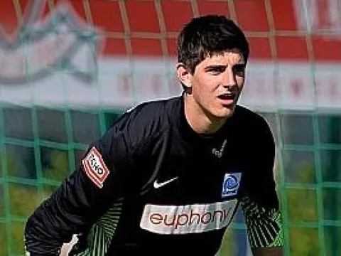 Thibaut Courtois, ngôi sao trưởng thành từ 'lò' Genk