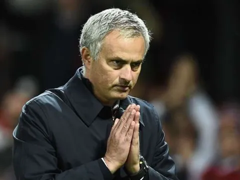 Mourinho hết thời, Man Utd cách thời đỉnh cao ngàn dặm