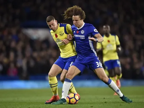 Thua đậm, Koeman tâm phục khẩu phục trước Conte