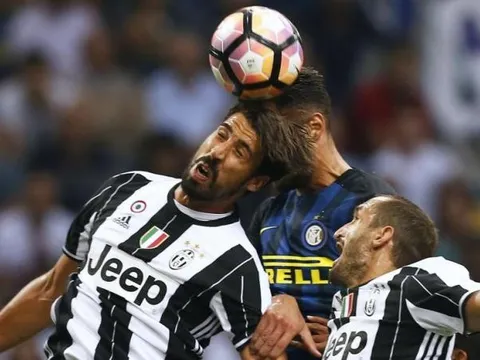 Thua Inter, Khedira không được tiếp tục ra sân