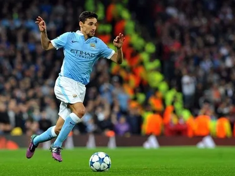 Tốc độ như chiếc F1 của Jesus Navas