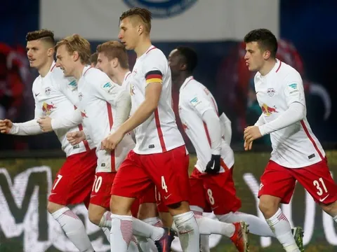 Tổng hợp Bundesliga: Bây giờ, ai cản được Leipzig?