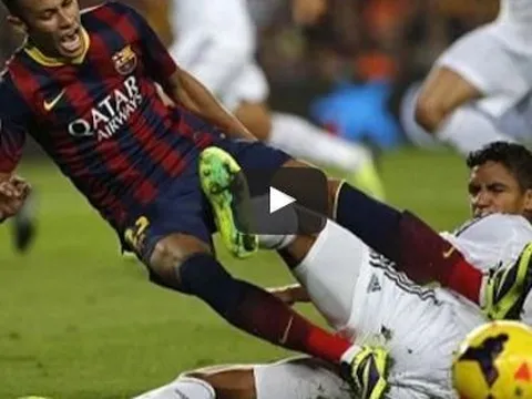 Top 5 pha tắc bóng đẳng cấp của Raphael Varane