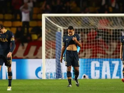 Tottenham đã lặp lại sai lầm của M.U
