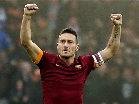 Totti cầu xin CĐV đến sân xem trận Derby thành Rome