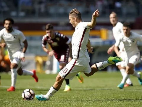 Totti ghi bàn, Roma vẫn thua thảm Torino