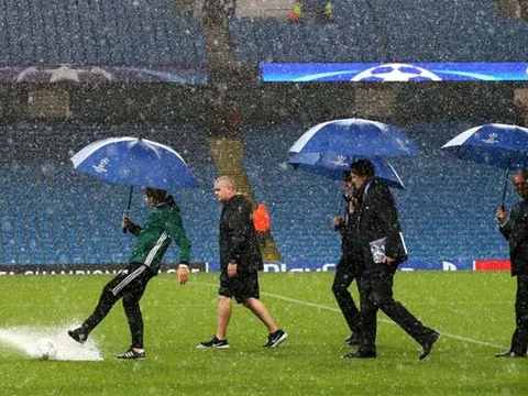 Trận Man City - Monchengladbach bất ngờ bị hoãn