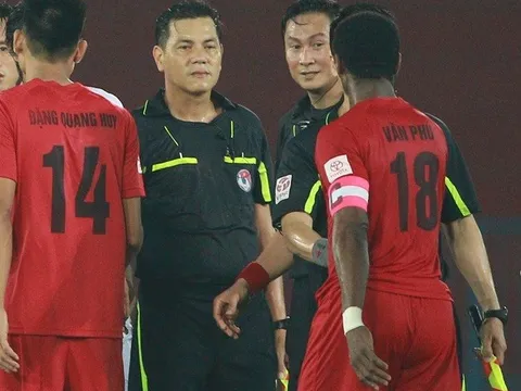Treo cờ trọng tài mắc sai phạm ở vòng 24 V-League