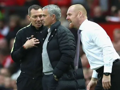 Trợ lý HLV Man United: Trọng tài thật tuyệt vời khi đuổi Jose Mourinho