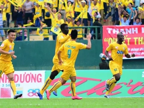 Trọng Hoàng nhận thẻ đỏ, Bình Dương thua Thanh Hóa 0-3